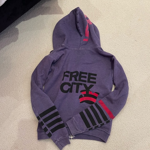 Free City Zip Up - Picture 3 of 3